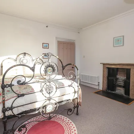 Thwaite House *